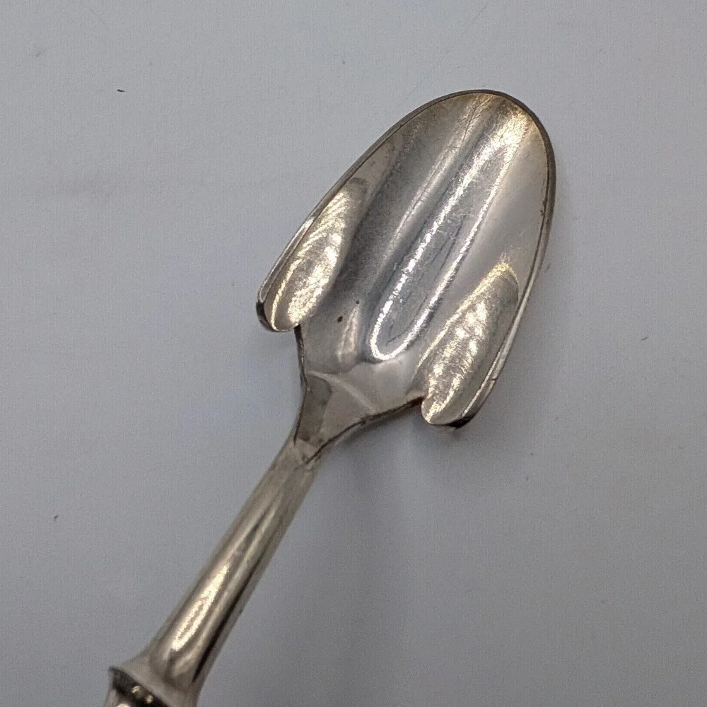 Vtg Gorham‎ Cheese Scoop Silver Plate Wood Handle Floral Repousse Antique 9.5in